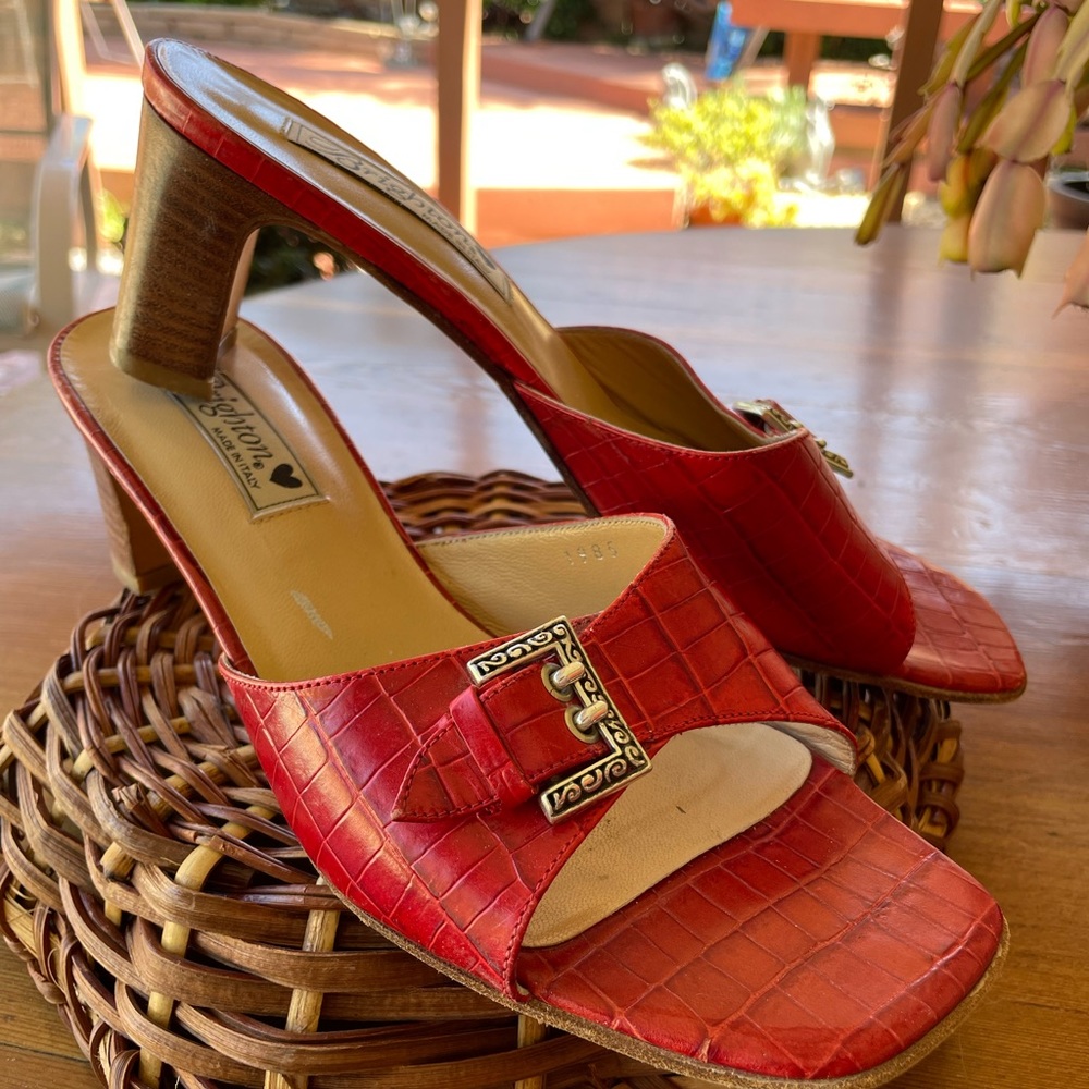 🌹💕🌹Reduced Beautiful Red Brighton Tyler Alligator Embossed Heels
